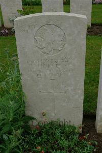 Etaples Military Cemetery - Jones, N